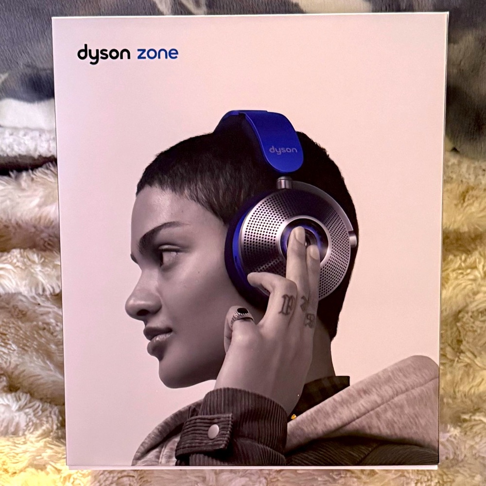 New Dyson Zone headphones with air purification with Quarter turn hard case